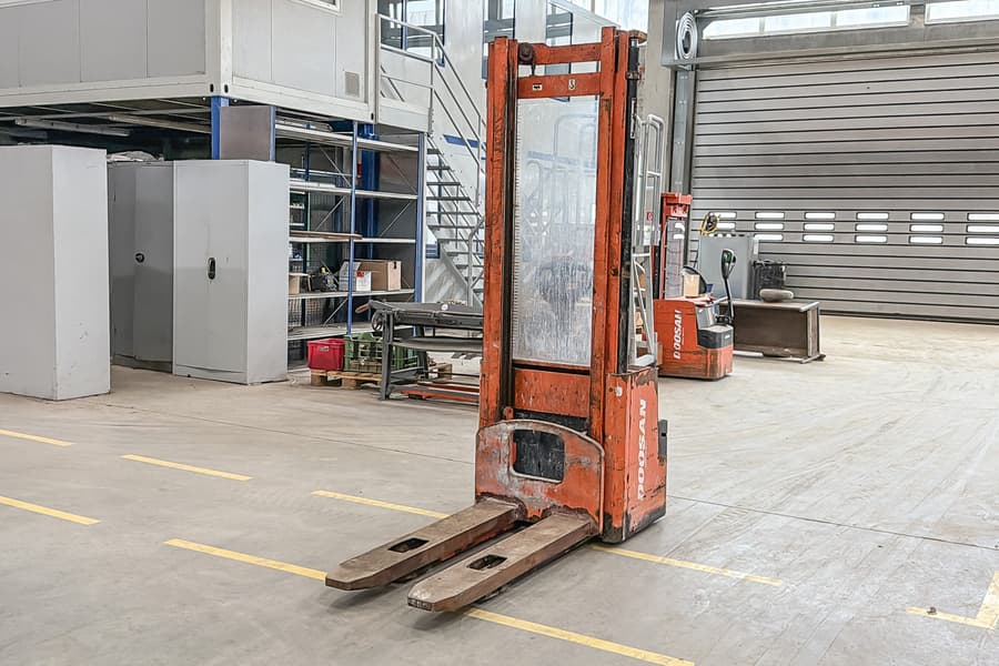 Elektro Hochhubwagen Doosan LEDS 16